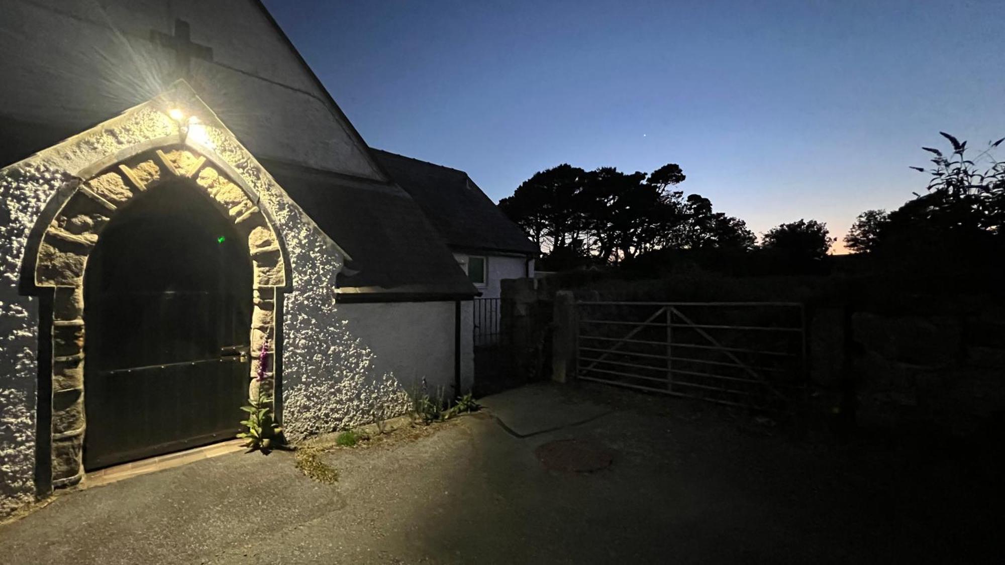 Llanw Malltraeth - Malltraeth Tides Llangadwaladr  Luaran gambar