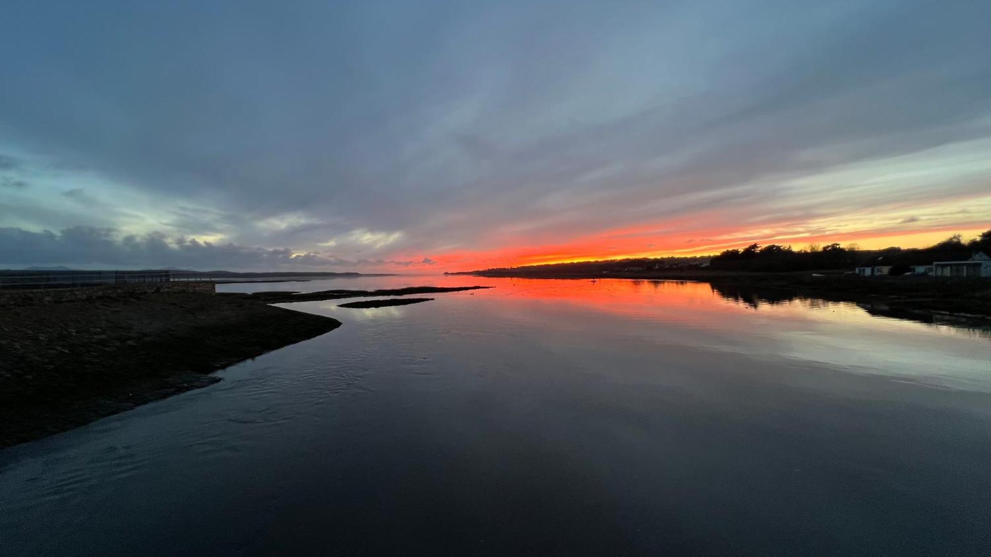 Llanw Malltraeth - Malltraeth Tides Llangadwaladr  Luaran gambar